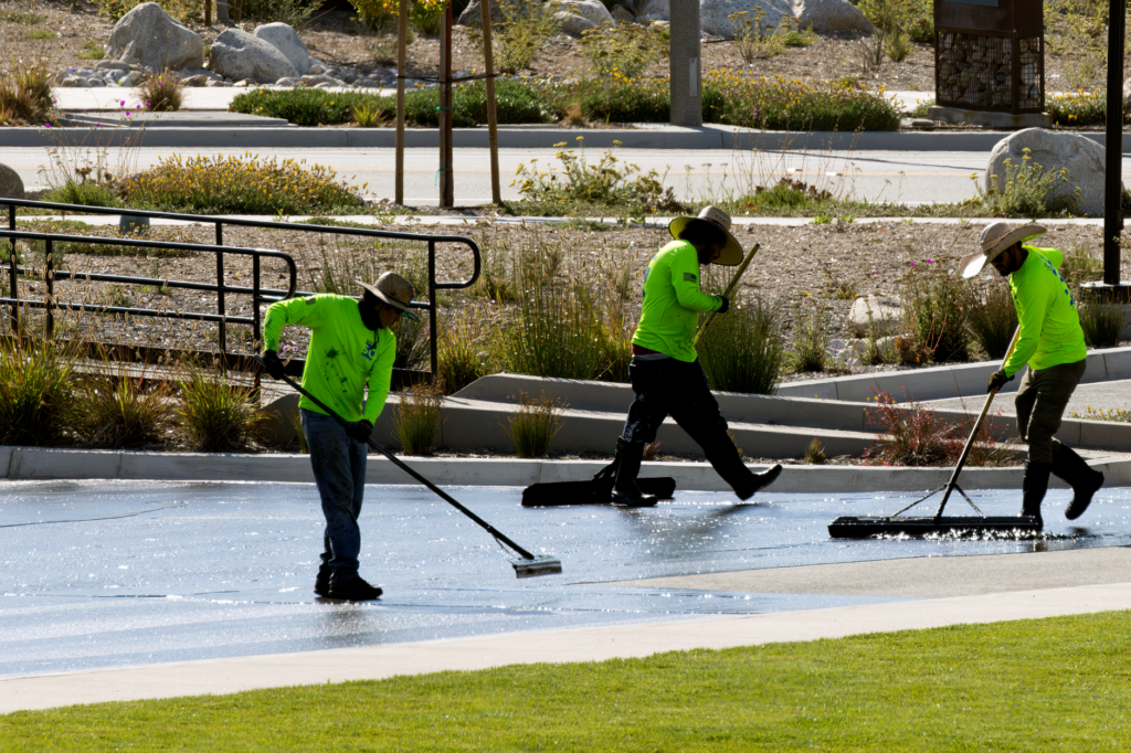 Your Guide to Commercial Lawn Care Cleaning Services in Ocala, Florida (2026) 1 crew performing commercial lawn care cleaning in ocala florida outside a retail plaza
