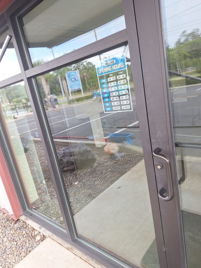 Need Parking Lot Sweeper Services Near Me? Ocala's 2026 Guide 2 before and after asphalt lot cleaning near Ocala storefront